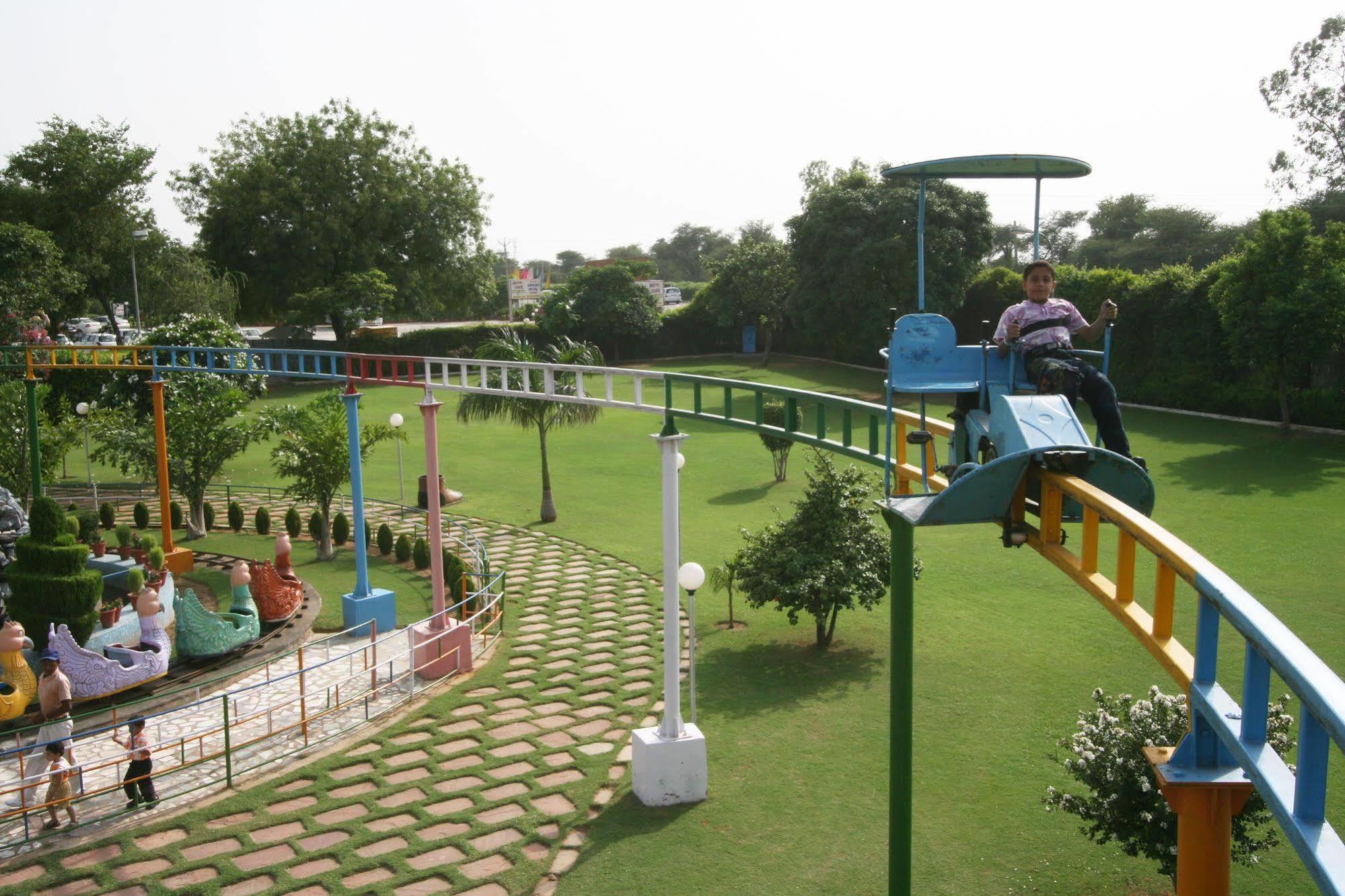 Aapno Ghar Resort&Amusement Park Gurgaon Buitenkant foto
